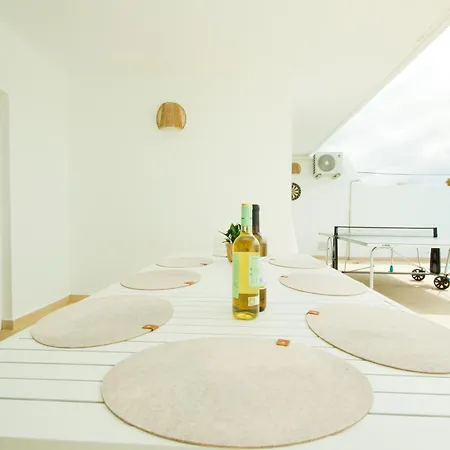 Lux - By Az Puerto del Carmen (Lanzarote)