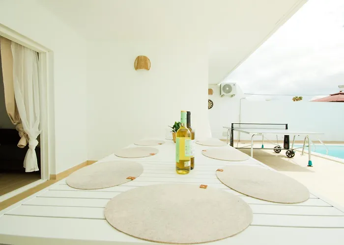 Lux - By Az Puerto del Carmen (Lanzarote)